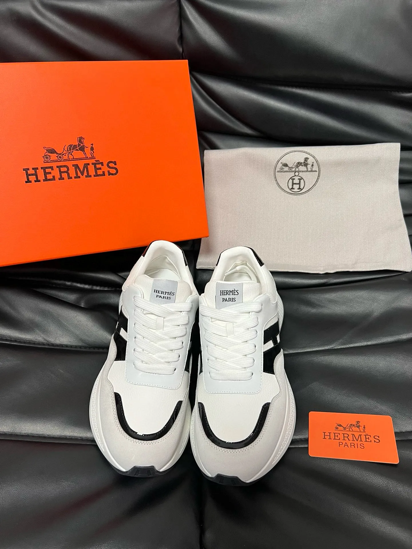 [HERMES] Hermès men's shoes 💰540💰 - High-end quality original order - Upper: 🔝 tumbled calfskin, suede calfskin, shoe body sewn with H pattern - Inner: water-dyed cowhide - Outsole: ultra-light T men's shoes 💰U foam rubber; two-color molded outsole - Super high quality control, fine workmanship: highlighted (high-end, luxury, grade) -Size : 39-44 (38, 45 can be customized)